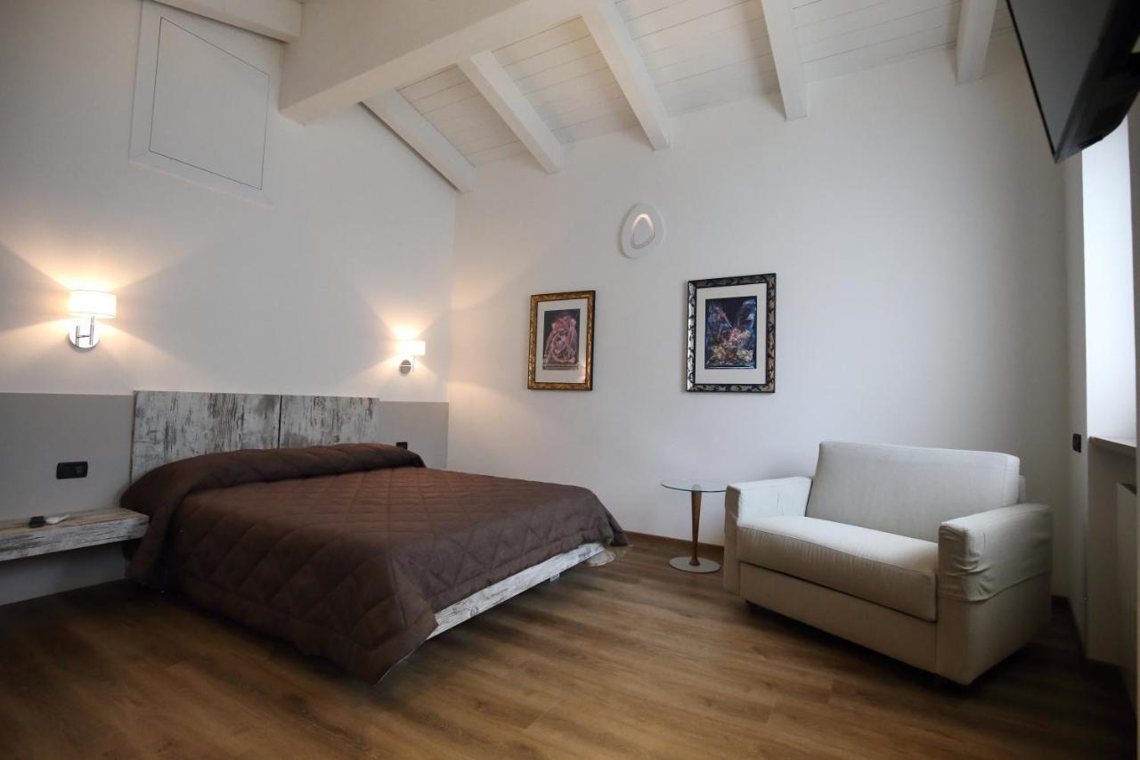 קלוזונה Albergo Antica Locanda מראה חיצוני תמונה