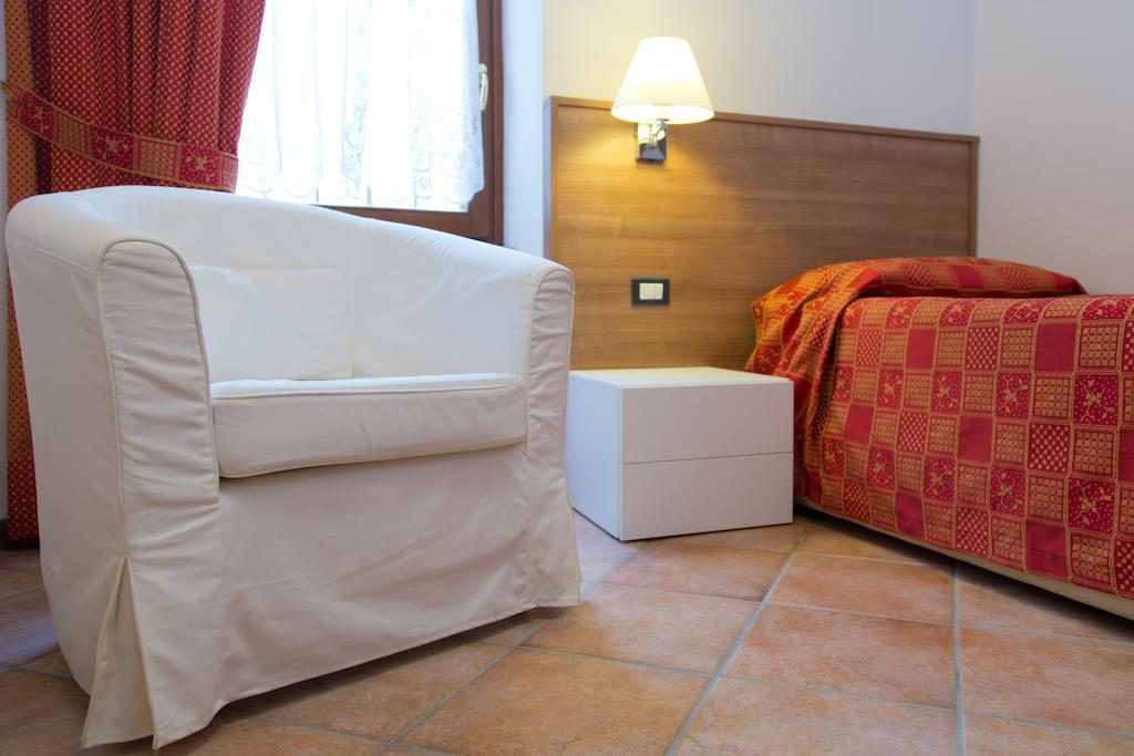 קלוזונה Albergo Antica Locanda חדר תמונה